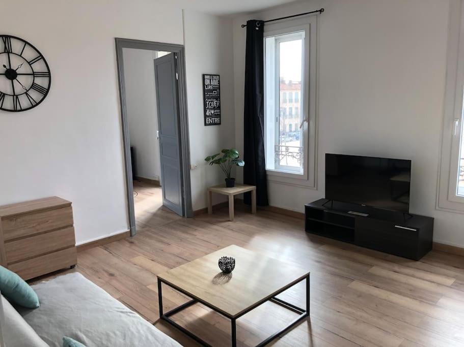 Appartement Spacieux Centre Ville Ривзалт Екстериор снимка