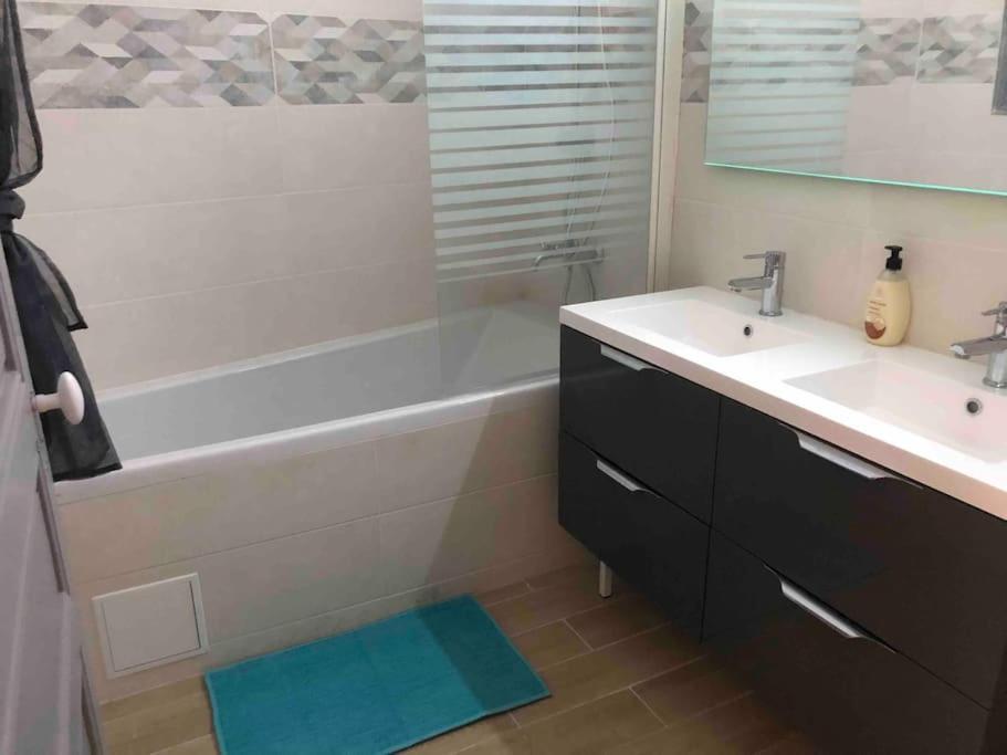 Appartement Spacieux Centre Ville Ривзалт Екстериор снимка