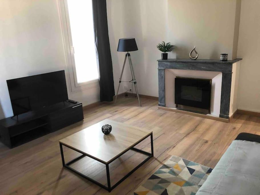 Appartement Spacieux Centre Ville Ривзалт Екстериор снимка